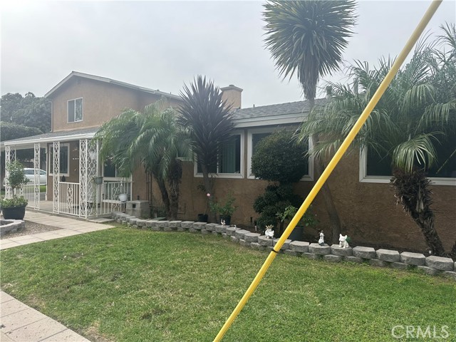 Detail Gallery Image 4 of 44 For 9943 Cedardale Dr, Santa Fe Springs,  CA 90670 - 6 Beds | 3 Baths