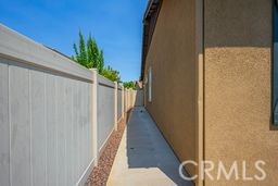 https://media.crmls.org/medias/71465b83-3c9a-4748-be29-f7b9b0a5a164.jpg?preset=X-Large