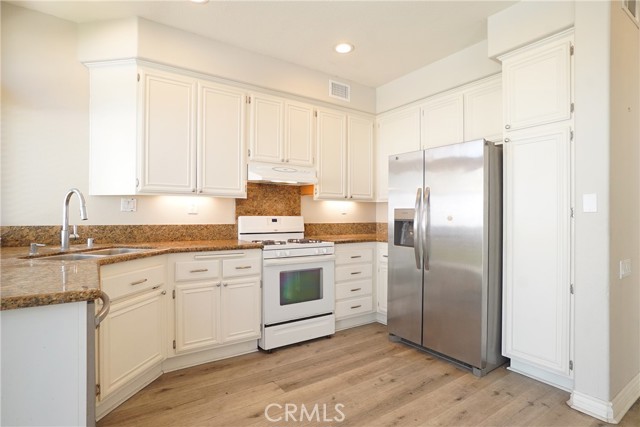 Detail Gallery Image 18 of 46 For 19511 Highridge, Lake Forest,  CA 92679 - 3 Beds | 2/1 Baths