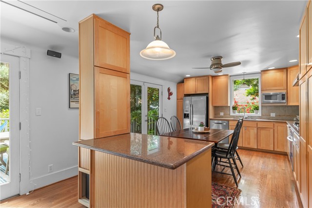 Detail Gallery Image 15 of 56 For 526 W 12th St, Claremont,  CA 91711 - 3 Beds | 2/1 Baths