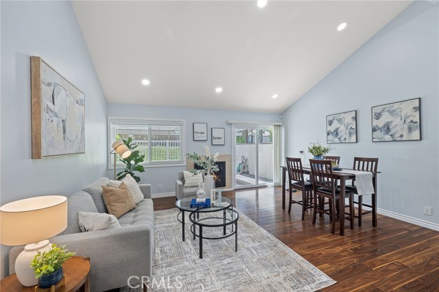 1700 Truman Circle, Placentia CA: https://media.crmls.org/medias/71476066-56c8-40b2-bd5d-28757ee98c4a.jpg