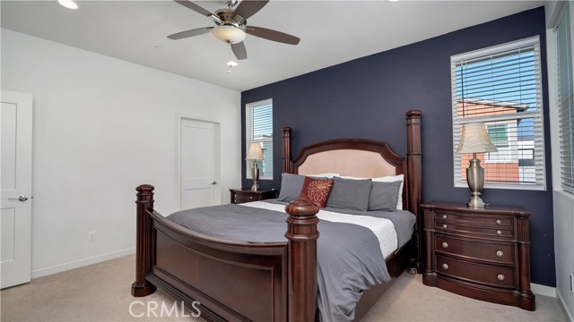 125 Allusion, Irvine CA: https://media.crmls.org/medias/71478279-0b53-40b4-9599-a6dce62cdbbe.jpg