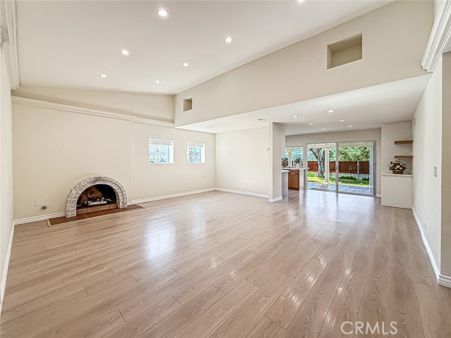 Detail Gallery Image 6 of 42 For 896 Bright Star St, Thousand Oaks,  CA 91360 - 4 Beds | 2 Baths