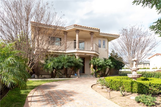 Detail Gallery Image 4 of 55 For 1137 N Banning Bld, Wilmington,  CA 90744 - 4 Beds | 5 Baths