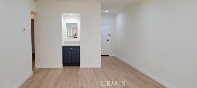 Detail Gallery Image 11 of 29 For 5135 Zelzah #101,  Encino,  CA 91316 - 2 Beds | 2 Baths