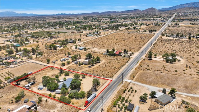 10325 Sheep Creek Road, Phelan CA: https://media.crmls.org/medias/714a2bc1-1bc7-417b-be26-ff1336a5d9f7.jpg