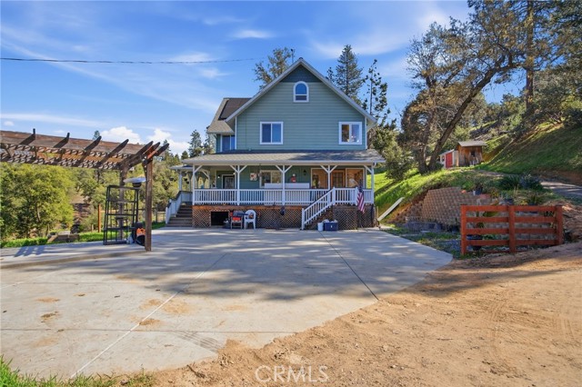 Detail Gallery Image 6 of 49 For 5769 Clouds Rest, Mariposa,  CA 95338 - 4 Beds | 2/1 Baths