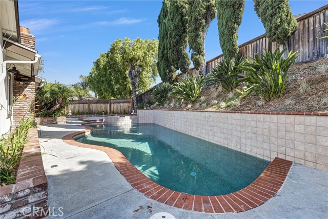 23881 Gates Street, Lake Forest CA: https://media.crmls.org/medias/714a64fc-ccc6-4863-947e-a475ef85e003.jpg