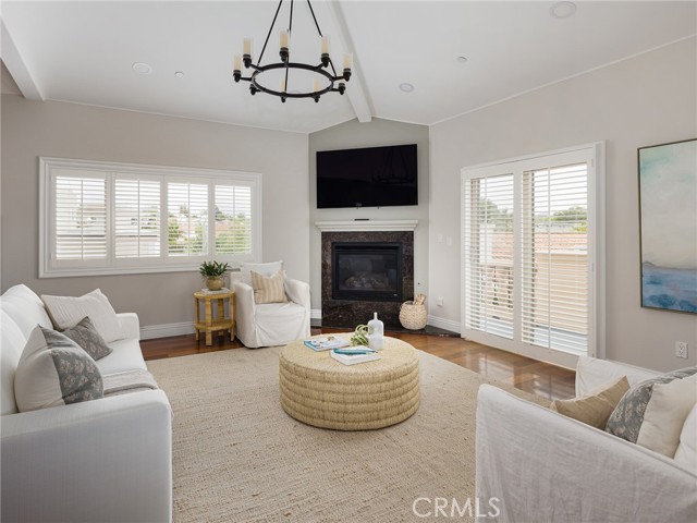 229 N Juanita Avenue, Redondo Beach CA: https://media.crmls.org/medias/714a82b3-ae24-4d5a-83e0-82f8698dabf3.jpg