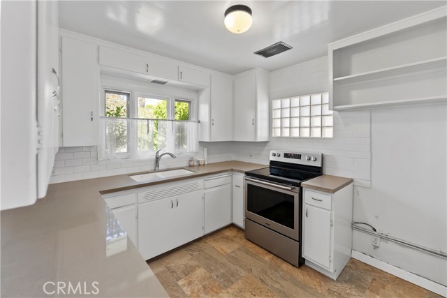 604 Marguerite Avenue, Corona del Mar CA: https://media.crmls.org/medias/714aa12a-26d1-4229-bafb-2b266cfbf743.jpg