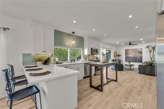 Detail Gallery Image 7 of 34 For 9122 Windsor Cir, Cypress,  CA 90630 - 4 Beds | 3 Baths