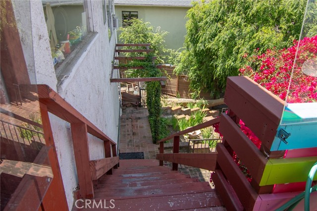 Detail Gallery Image 18 of 23 For 11405 Sunshine, Studio City,  CA 91604 - 2 Beds | 2 Baths