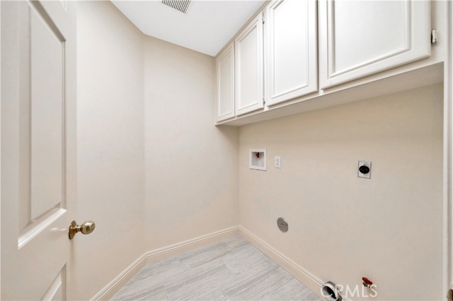 Detail Gallery Image 11 of 22 For 18836 Jeffrey Ave, Cerritos,  CA 90703 - 5 Beds | 4/1 Baths