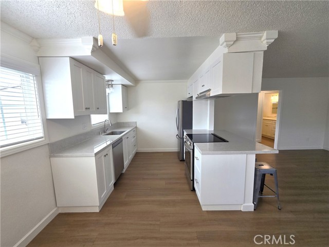 Detail Gallery Image 5 of 16 For 1214 Agate St #D,  Redondo Beach,  CA 90277 - 1 Beds | 1 Baths