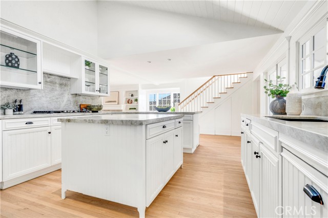 432 Holly Street, Laguna Beach CA: https://media.crmls.org/medias/714f8b32-4b40-471b-9395-2beffb215cbe.jpg