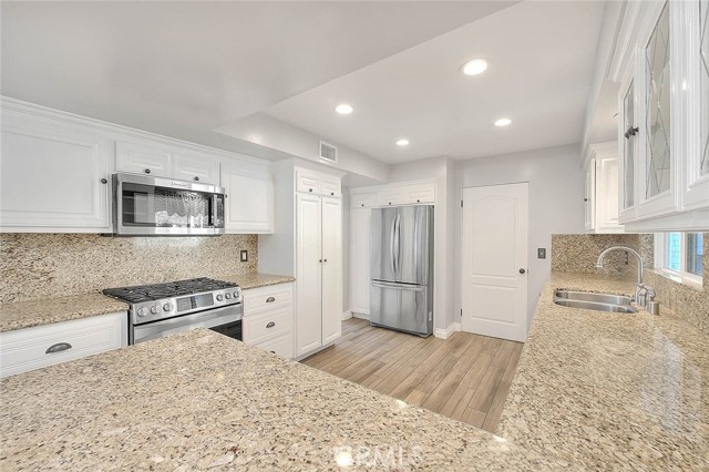 Detail Gallery Image 11 of 70 For 173 W 13th St, Upland,  CA 91786 - 4 Beds | 3/1 Baths