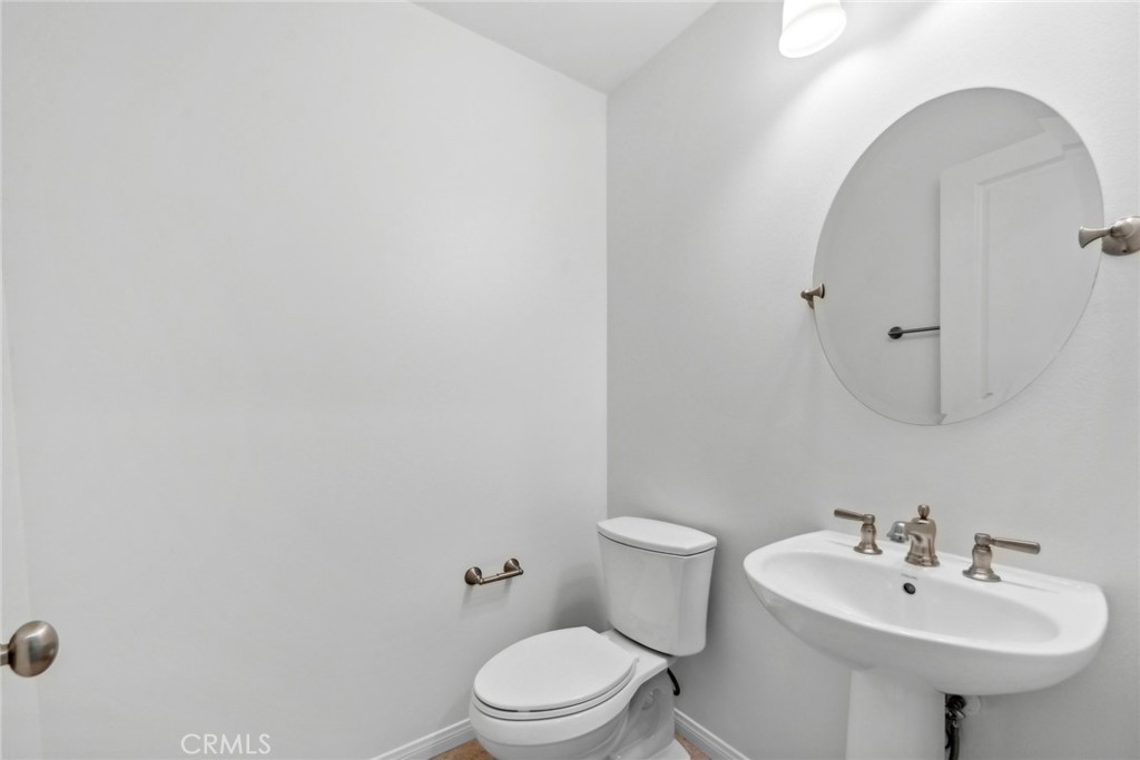 https://media.crmls.org/medias/71528b31-453a-4449-a8dc-c714519f4c74.jpg?preset=X-Large