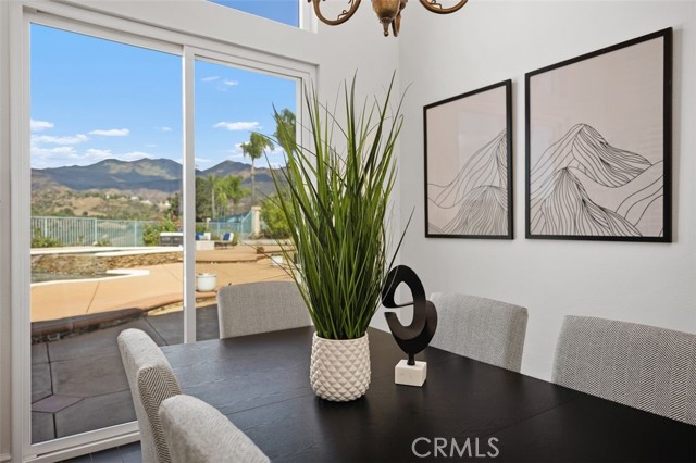 2 Via Bandada, Rancho Santa Margarita CA: https://media.crmls.org/medias/71531222-5f96-47be-8bd2-775efd0a9f19.jpg