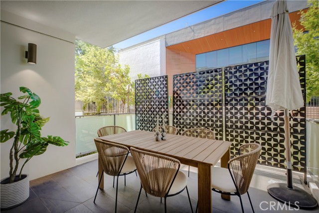 399 E Del Mar Boulevard, Pasadena CA: https://media.crmls.org/medias/71531ea8-7bb3-410e-ab21-6847860602fb.jpg
