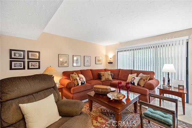 Detail Gallery Image 7 of 15 For 221 Avenida Adobe, San Clemente,  CA 92672 - 3 Beds | 2/1 Baths