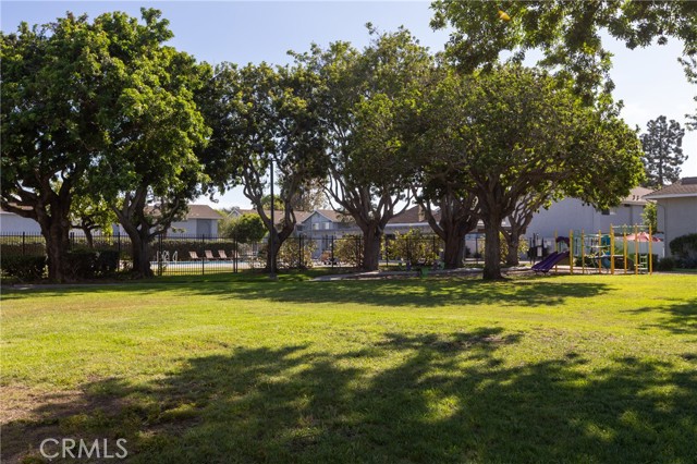 Detail Gallery Image 30 of 36 For 9538 Bickley Dr #2,  Huntington Beach,  CA 92646 - 2 Beds | 1/1 Baths