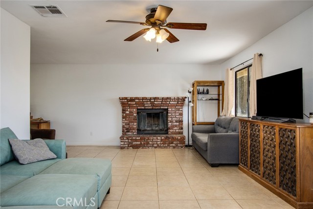 Detail Gallery Image 7 of 41 For 5750 Hall Ln, Twentynine Palms,  CA 92277 - 3 Beds | 2 Baths