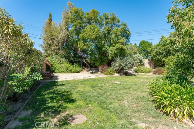 Detail Gallery Image 10 of 16 For 17531 Romar St, Northridge,  CA 91325 - 4 Beds | 2 Baths