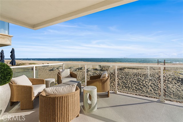 105 A Surfside Avenue, Surfside CA: https://media.crmls.org/medias/71559f81-809f-4ede-809a-19706f9dadd4.jpg