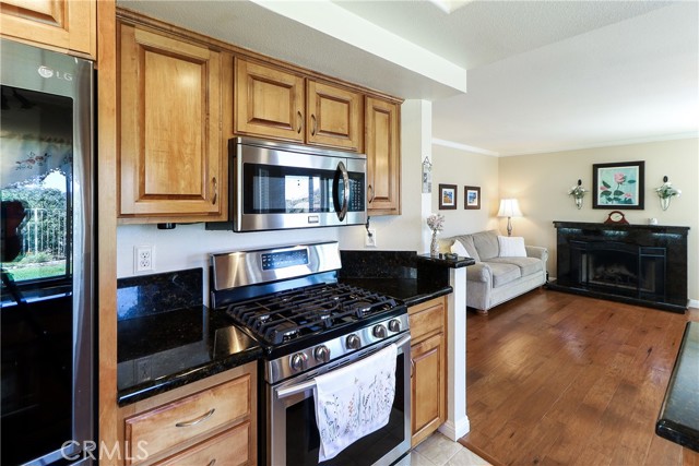 Detail Gallery Image 6 of 75 For 26845 Black Horse Cir, Corona,  CA 92883 - 3 Beds | 2/1 Baths