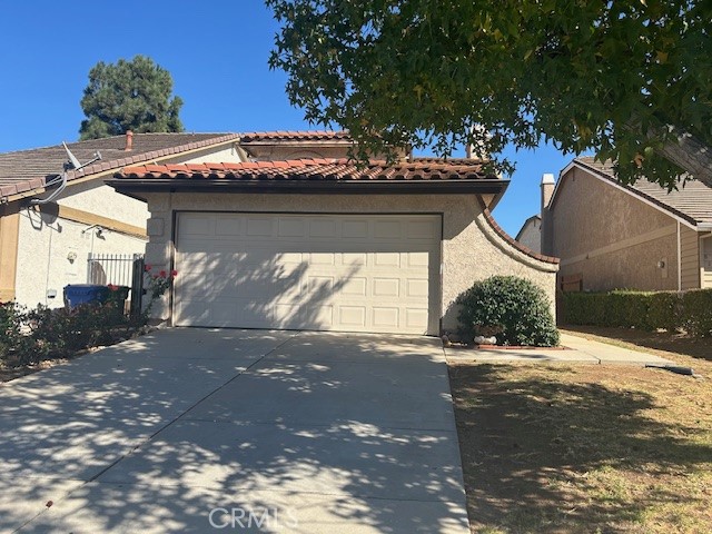 Detail Gallery Image 1 of 10 For 832 Chelsea Ct, Simi Valley,  CA 93065 - 3 Beds | 2/1 Baths