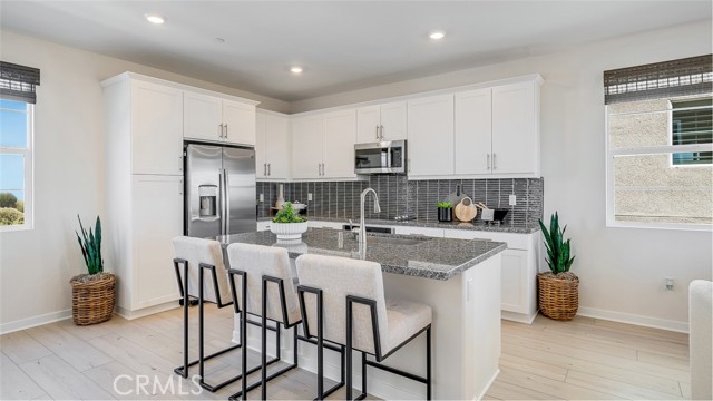 Detail Gallery Image 2 of 22 For 2618 E Hyde Paseo, Ontario,  CA 91762 - 3 Beds | 2/1 Baths