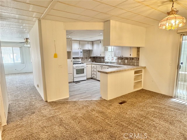 Detail Gallery Image 7 of 34 For 7501 Palm #114,  Yucca Valley,  CA 92284 - 2 Beds | 2 Baths