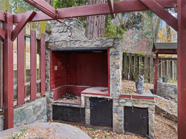 Detail Gallery Image 20 of 28 For 22835 Waters Dr, Crestline,  CA 92325 - 2 Beds | 1 Baths