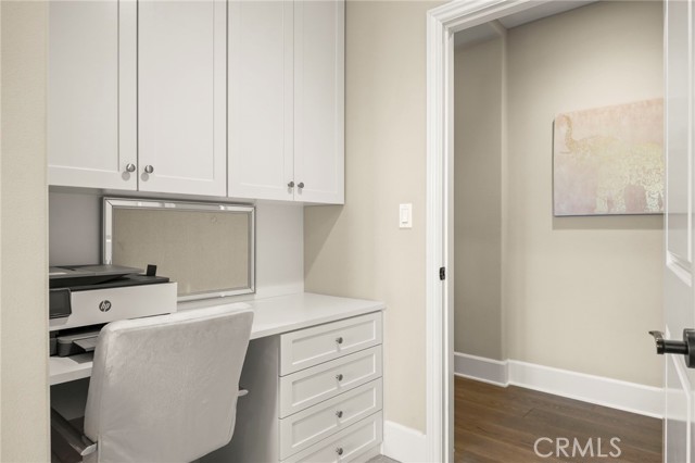 Detail Gallery Image 32 of 52 For 23500 Park Sorrento #H32,  Calabasas,  CA 91302 - 2 Beds | 2/1 Baths