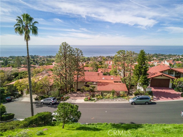 1315 Via Zumaya, Palos Verdes Estates, California 90274, 5 Bedrooms Bedrooms, ,3 BathroomsBathrooms,Residential,Sold,Via Zumaya,PV17039803