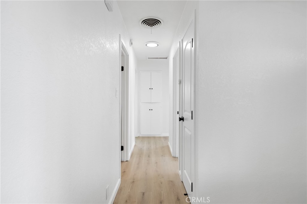 https://media.crmls.org/medias/7159cd3c-ca2a-4fdf-966a-45e0229d7e87.jpg?preset=X-Large