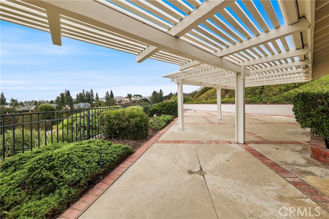 614 S Pathfinder Trail, Anaheim Hills CA: https://media.crmls.org/medias/715afd24-c5b9-4ba5-bb1f-98ed1a9105be.jpg