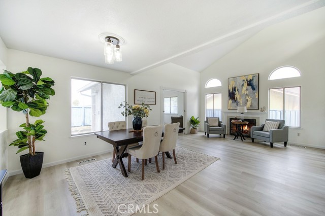 Detail Gallery Image 5 of 32 For 14 Fernwood Ct, Pittsburg,  CA 94565 - 4 Beds | 2/1 Baths