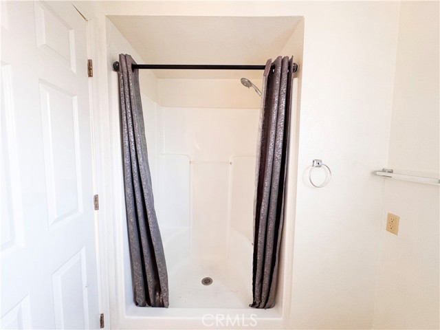 1746 W 82nd Street, Los Angeles CA: https://media.crmls.org/medias/715b69a5-f6d8-46be-8941-01b59a9f912f.jpg