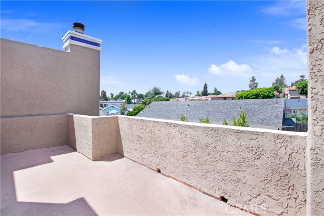 Detail Gallery Image 16 of 21 For 11819 Loma Dr #3,  Whittier,  CA 90604 - 2 Beds | 2/1 Baths