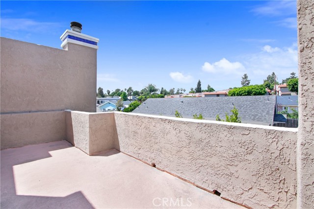 Detail Gallery Image 16 of 21 For 11819 Loma Dr #3,  Whittier,  CA 90604 - 2 Beds | 2/1 Baths