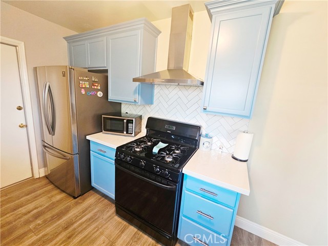 Detail Gallery Image 10 of 29 For 2124 Shamrock Way, Bakersfield,  CA 93304 - 2 Beds | 1 Baths