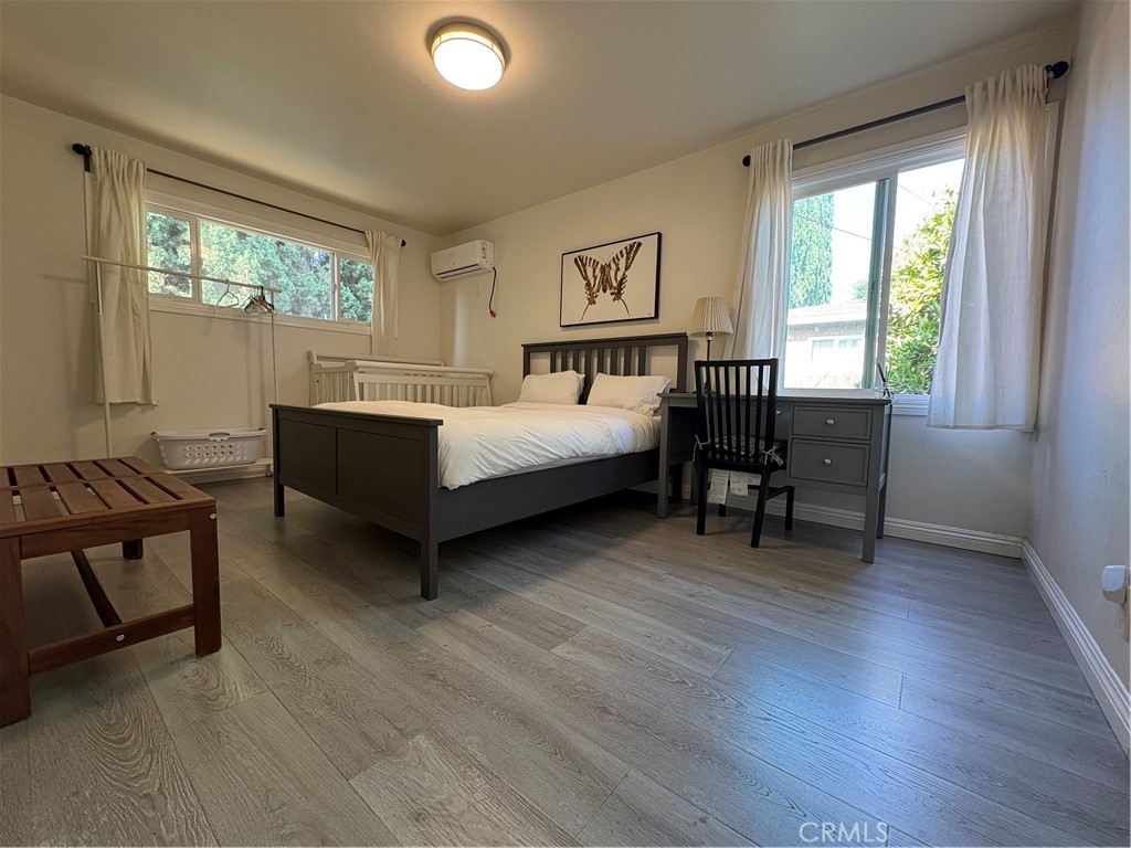 MLS #OC25163199 img 4