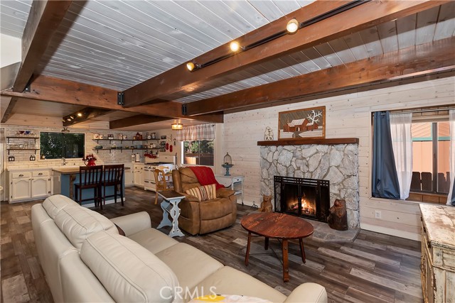 Detail Gallery Image 10 of 32 For 684 Elm St, Big Bear Lake,  CA 92315 - 4 Beds | 2 Baths