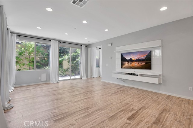 Detail Gallery Image 4 of 20 For 191 Bright Poppy, Irvine,  CA 92618 - 3 Beds | 2/1 Baths
