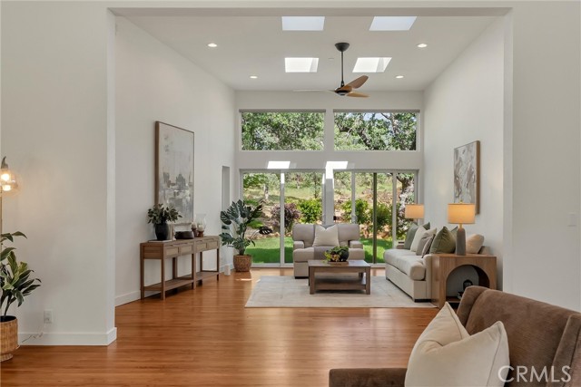 Detail Gallery Image 16 of 73 For 189 Indian Cliffs Drive, Chico,  CA 95973 - 3 Beds | 3/1 Baths