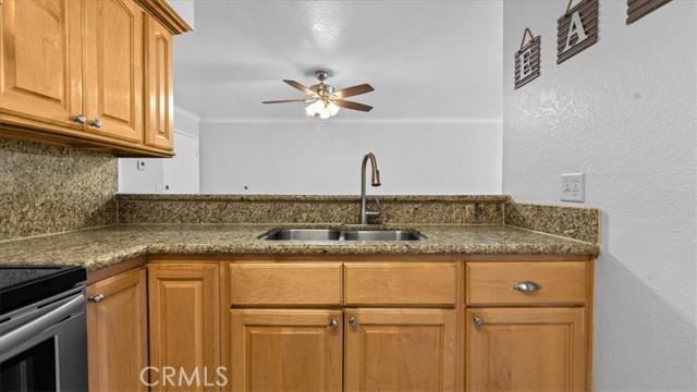 Detail Gallery Image 6 of 20 For 15000 Downey Avenue #135,  Paramount,  CA 90723 - 2 Beds | 1 Baths