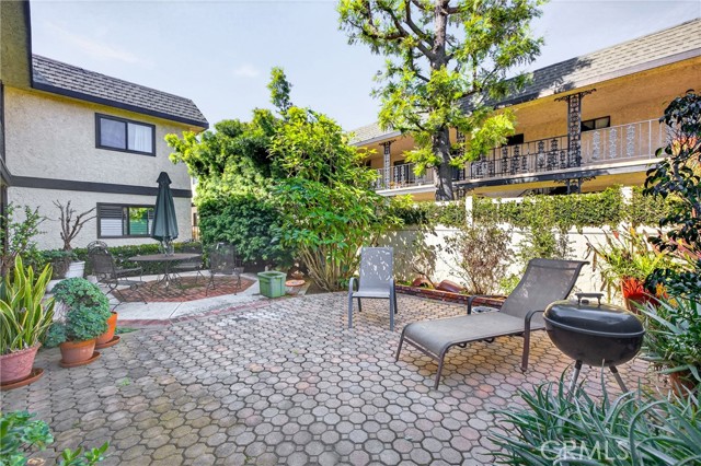 Detail Gallery Image 2 of 29 For 2115 Ohio, Signal Hill,  CA 90755 - 2 Beds | 2 Baths