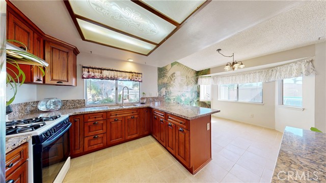 Detail Gallery Image 22 of 71 For 9781 Victor Ave, Hesperia,  CA 92345 - 4 Beds | 2 Baths