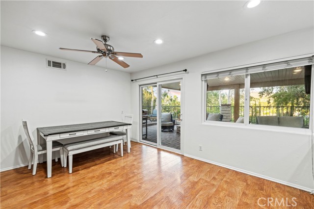 21742 Grovepark Drive, Saugus CA: https://media.crmls.org/medias/715ddb68-14d6-497e-9b73-36245df4e295.jpg